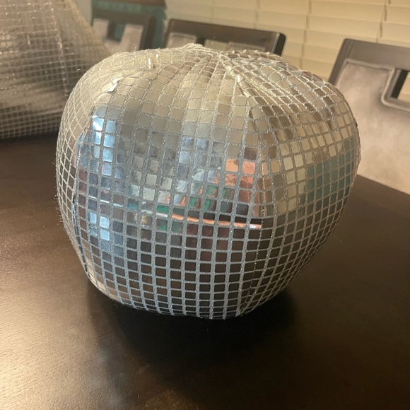 Disco ball pillow - Picture 5 of 6
